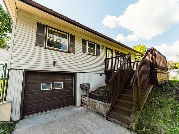 6th image of 830 Standish Cir NW