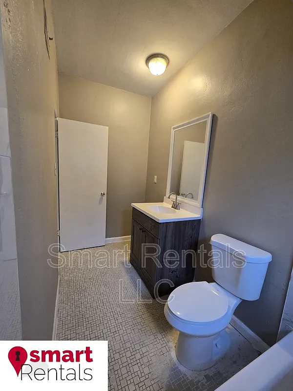 Building Photo - 4304 Fairview Ave #G