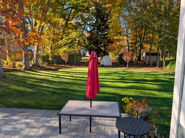 28 Woodbine Cir, New Providence, NJ 07974