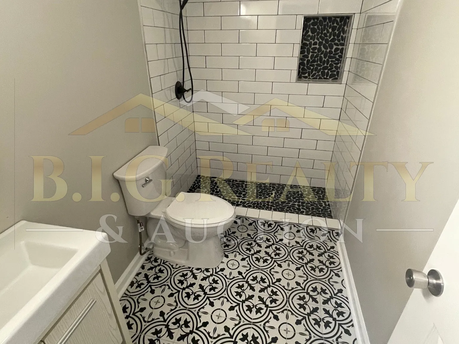 4 bed, 1600 sqft, $2,195 — Photo 2