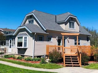 9274 S 8th Ave, Oak Creek, WI 53154
