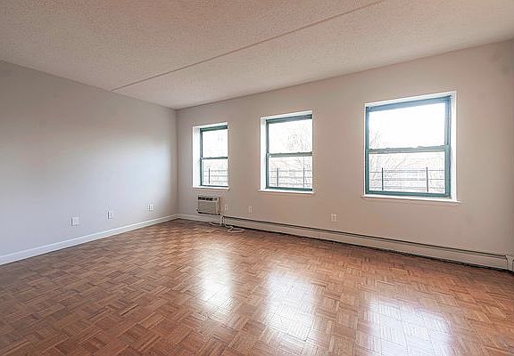 2nd image of 60 E 119th St #3