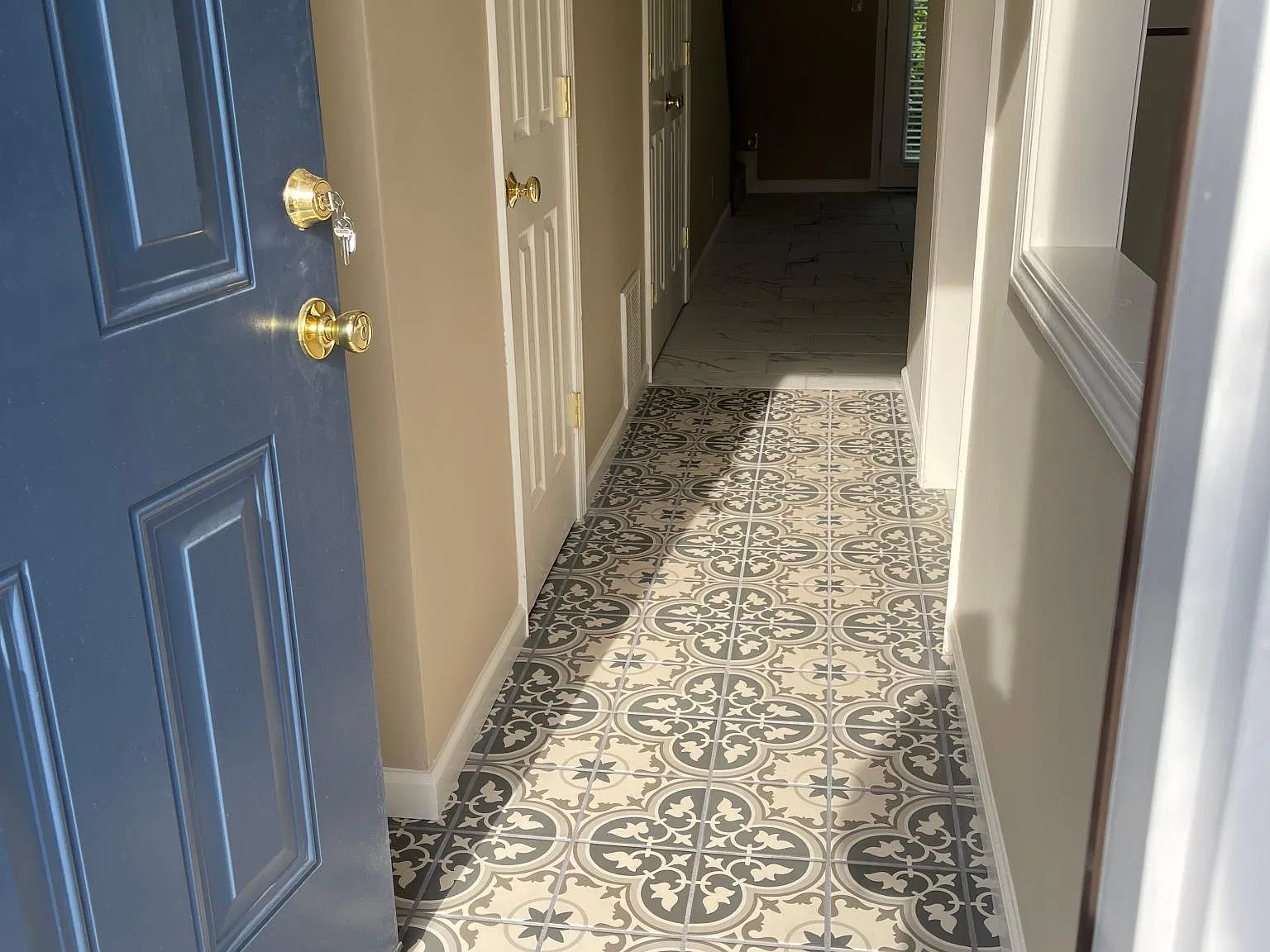 2322 La Vista Dr — Photo 3