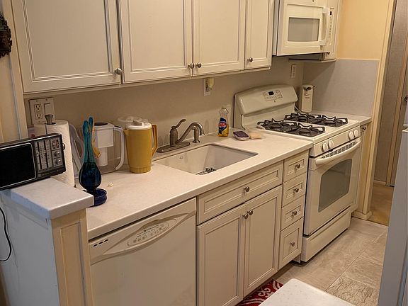 2nd image of 84-39 Apt 4L 153 Ave Avenue #4L