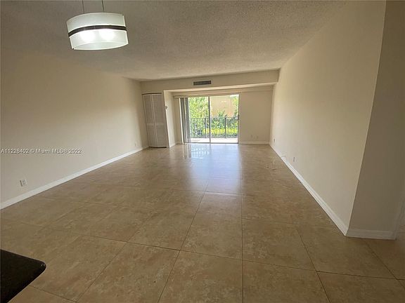 5th image of 1625 SE 10th Ave APT 206