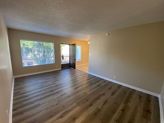5th image of 1019 Stanley Ave APT 6