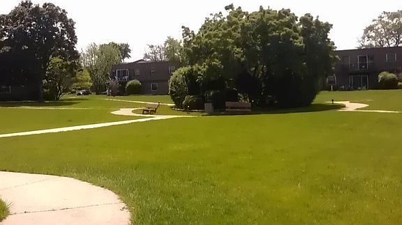2nd image of 18W140 Suffield Ct APT G207