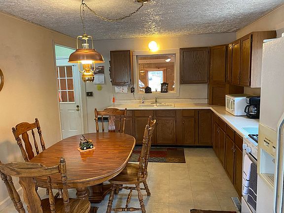 5th image of 13962 White Pine Dr