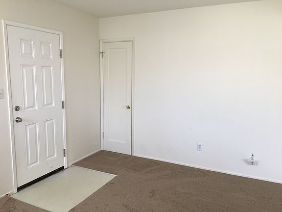 4th image of 4121 1/2 Ingraham St