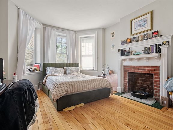 5th image of 1157 Commonwealth Ave APT 1