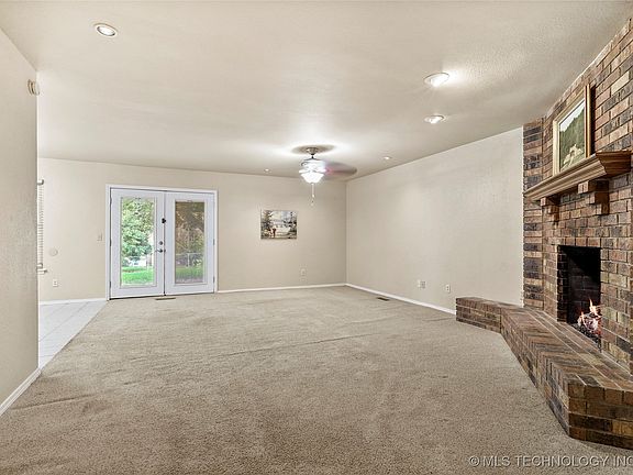 4th image of 5716 S Birch Ave