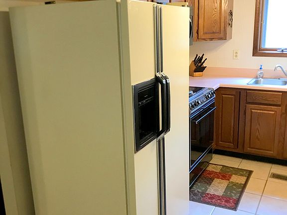 5th image of 1048 Woods View Ct