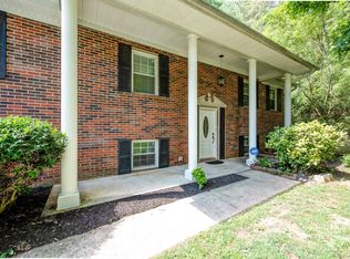 107 Middlebury Rd, Oak Ridge, TN 37830