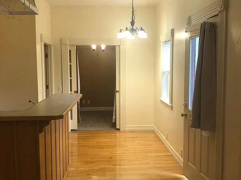 1105 1st Ave NE #1 — Photo 9