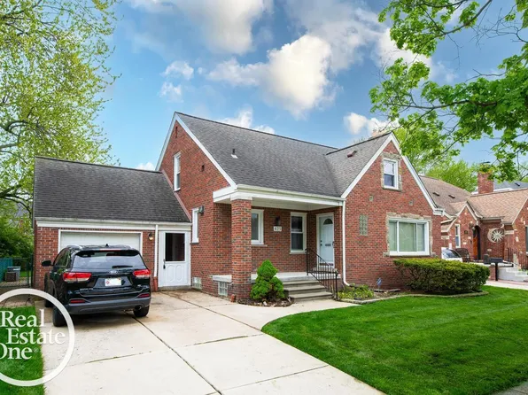 425 Madison Ave, Grosse Pointe, MI 48236