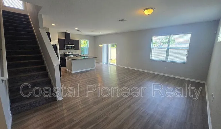 2203 E 23rd Ave — Photo 5