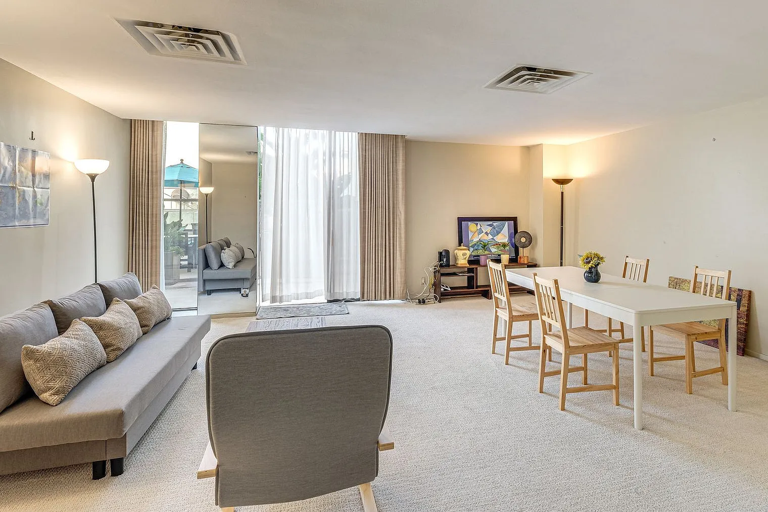 1 bed, 1.0 bath, 925 sqft, $5,773 — Photo 1