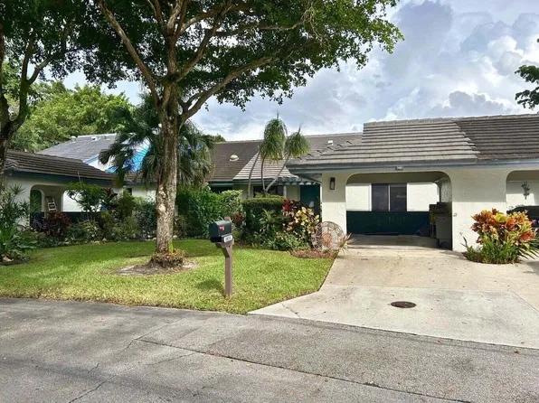 10058 Laurelwood Pl, Boynton Beach, FL 33437
