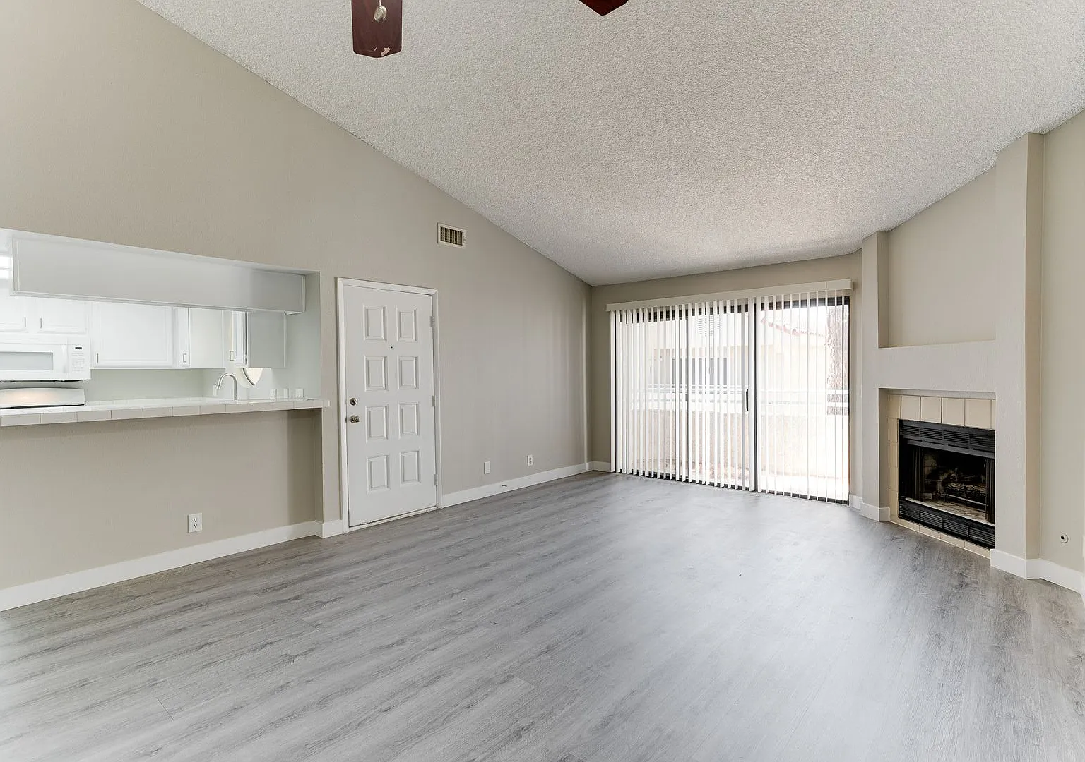 Charming Upstairs Condo with Dual Balconies & Spacious Layout! — Photo 2