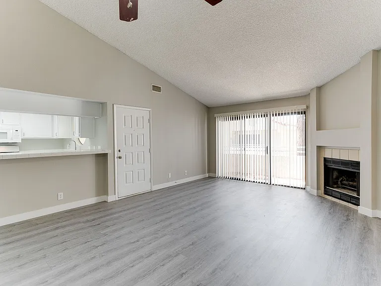 830 N Sloan Ln #202 — Photo 3
