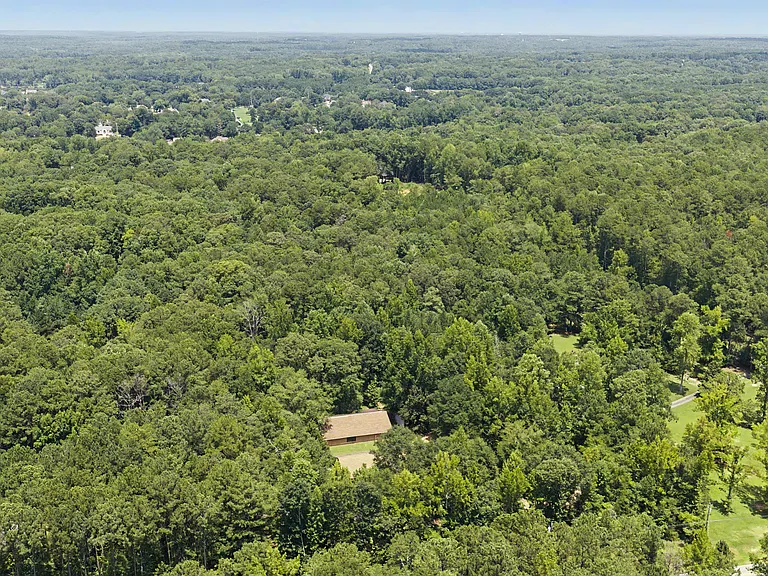 241 Busbin Rd — Photo 34