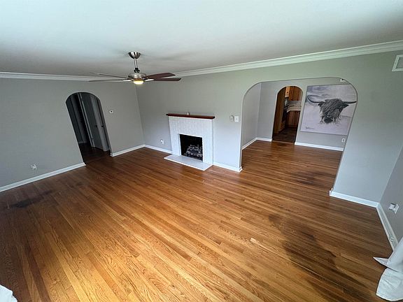 3rd image of 5975 Chester St