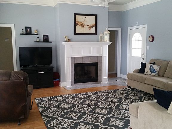 3rd image of 38077 Cove Ct