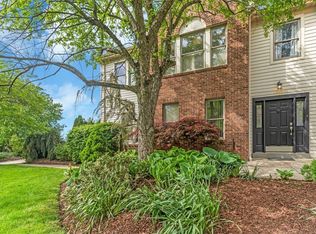 130 Fairway Landings Dr, Canonsburg, PA 15317