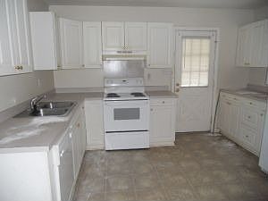 5th image of 3410 Campbell Dr