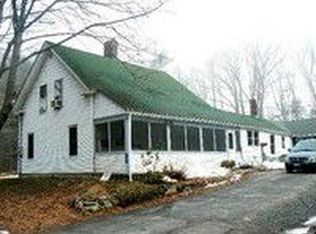 72 Amesbury Rd, Newton, NH 03858