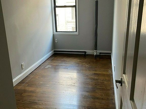 4th image of 520 W 133rd St #23