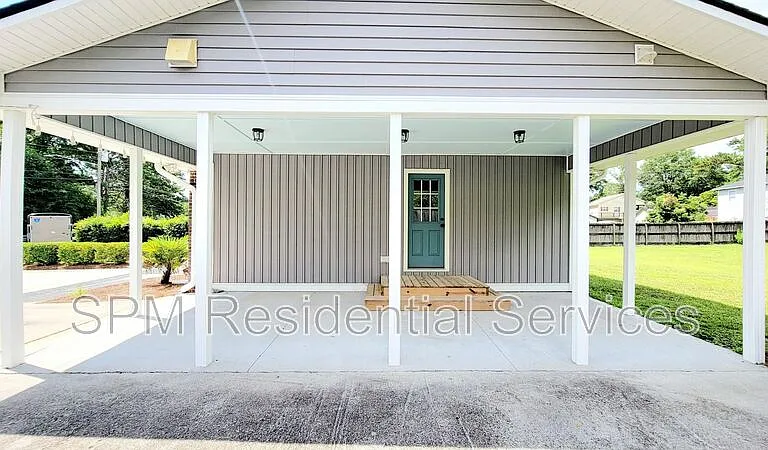 239 N Wallace Ave — Photo 2