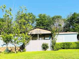 421 N Lemmons St, Hamilton, TX 76531