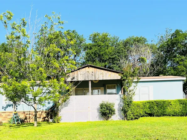421 N Lemmons St, Hamilton, TX 76531