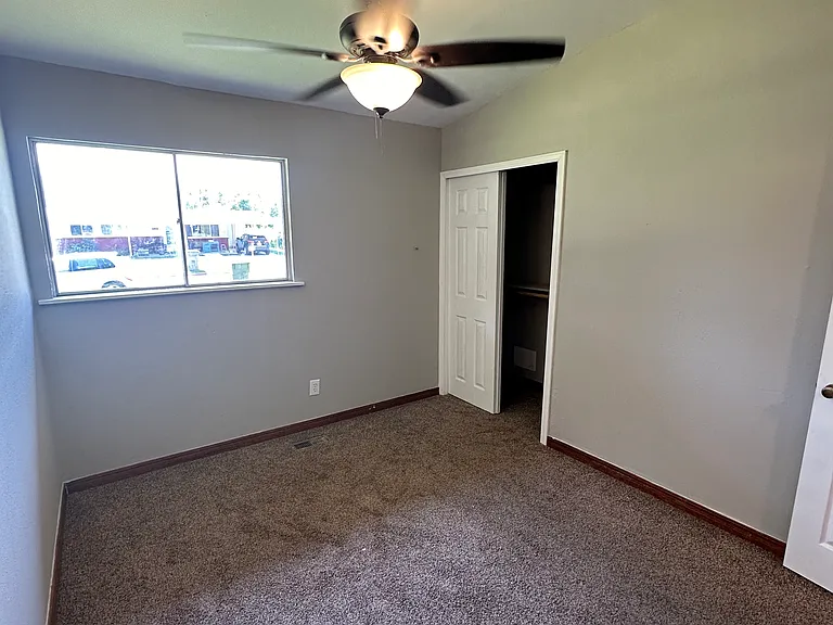 2612 Williams Ave — Photo 7