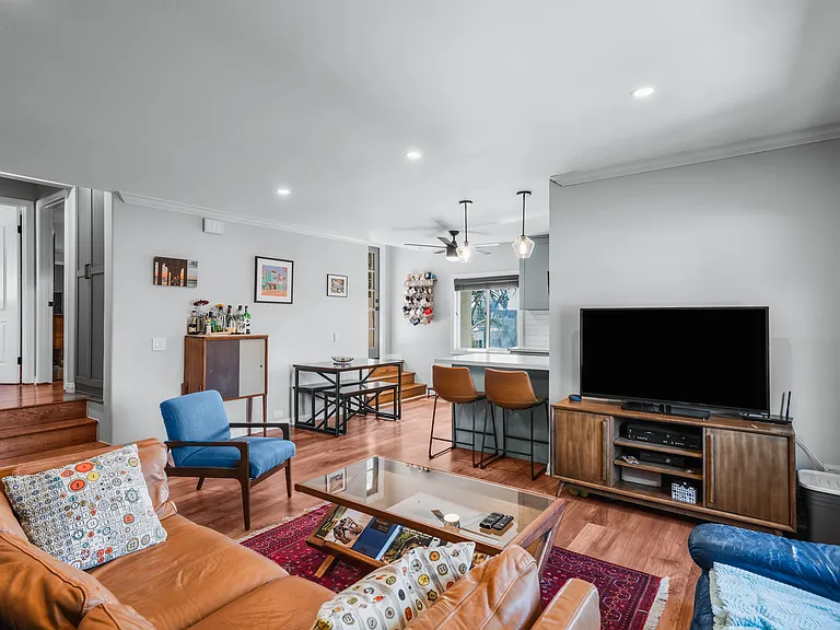 2913 A St #10 — Photo 9