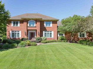 2236 Saint Andrews Cir, Bettendorf, IA