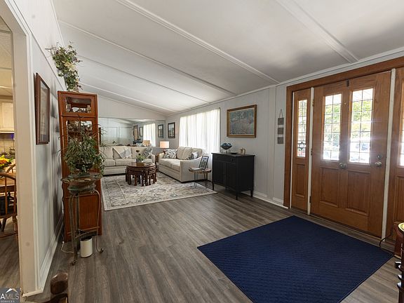 4th image of 18 Merrill Way