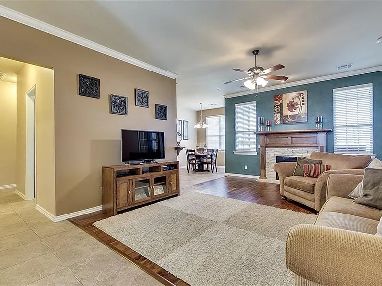 9012 Crooked Creek Ln — Photo 7