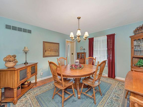 4th image of 606 Melissa Dr