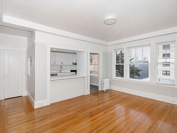 3rd image of 828 Jones St #4