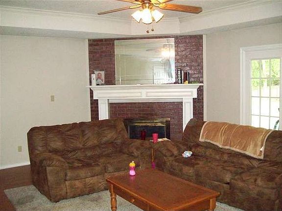 4th image of 1807 Woodline Dr