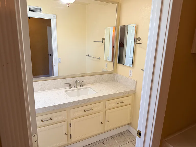 2134 Merlyn Pl — Photo 7