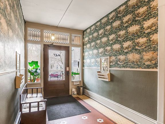 5th image of 647 Lincoln Ave #D