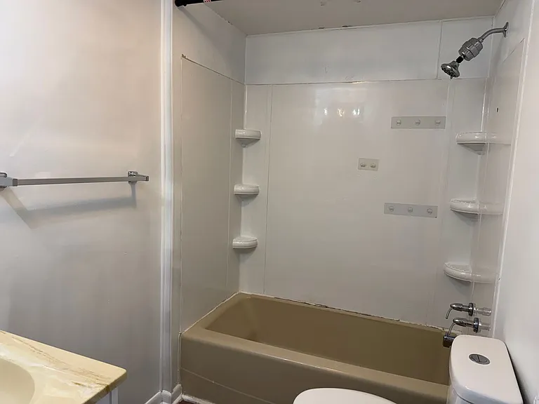 2910 Berry Hill Dr — Photo 5