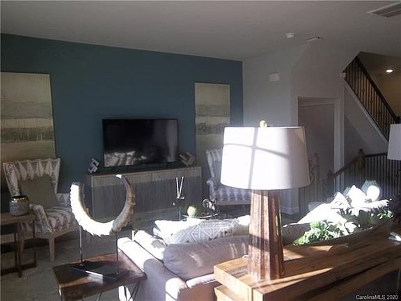 3rd image of 7905 Reunion Row Dr