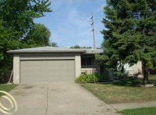 13627 Brookside Dr, Sterling Heights, MI 48313