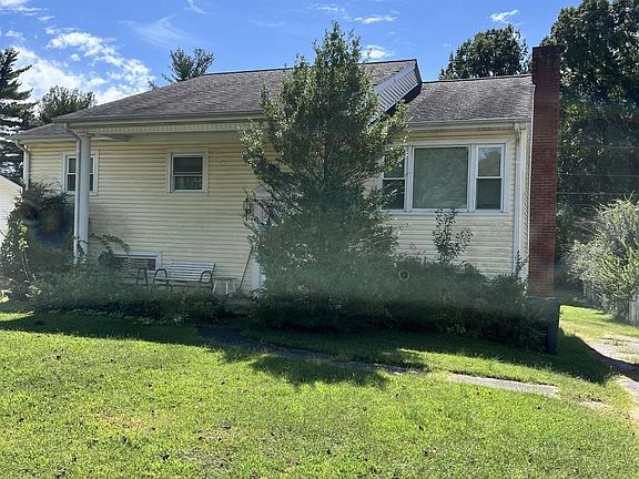 3rd image of 223 Seminole Dr