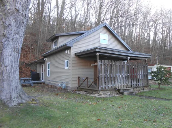 56 Mechanic St, Rouseville, PA 16344