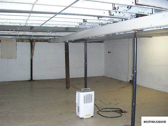 5th image of 523 N Pennsylvania Ave
